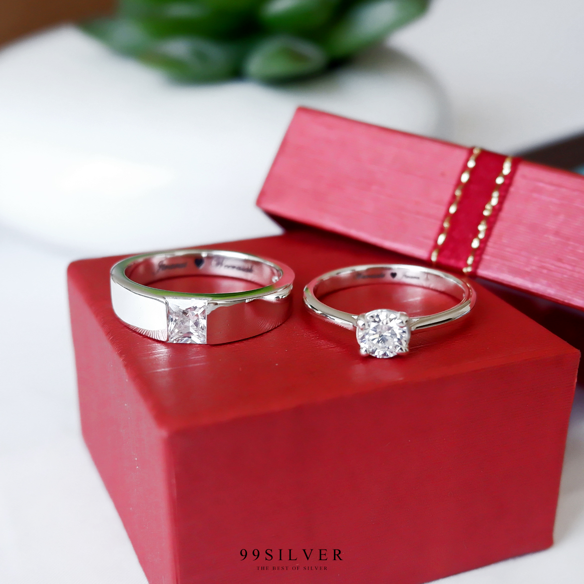 แหวนคู่รัก เพชรเม็ดเหลี่ยม Diamond Cut และเพชรชู 5 มิลลิเมตรแบบอิตาลี