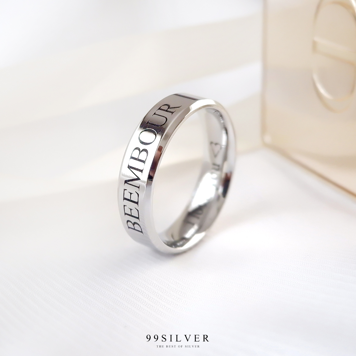 แหวนสแตนเลสแท้หน้ากว้าง 6 มิลลิเมตร ขอบลดมุมตัดสวยงาม ตัวเรือนสีเงินเงา