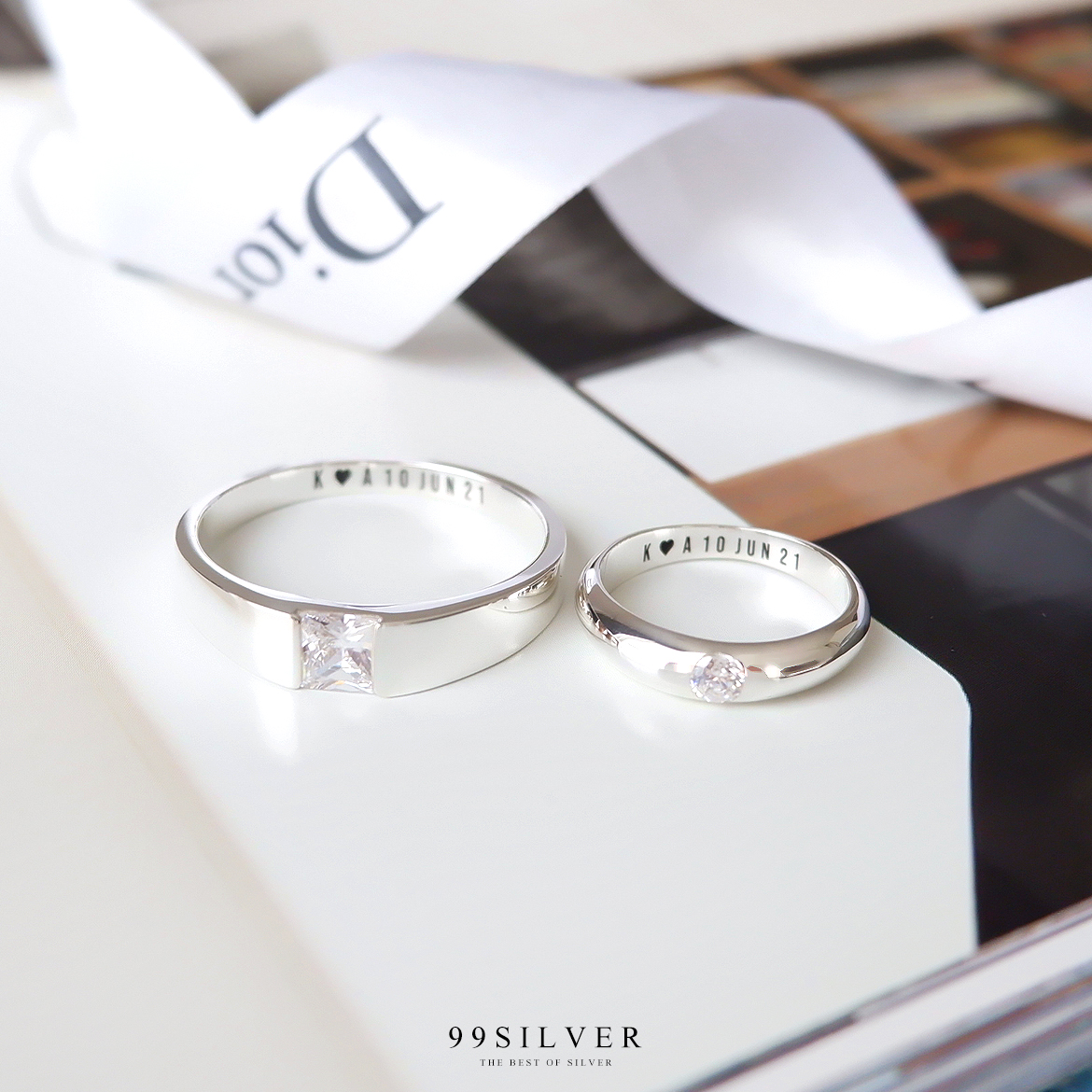 แหวนคู่รัก เพชรเม็ดเหลี่ยม Diamond Cut และเพชรเม็ดเกลม 2.5 มิลลิเมตร เรือนโค้ง