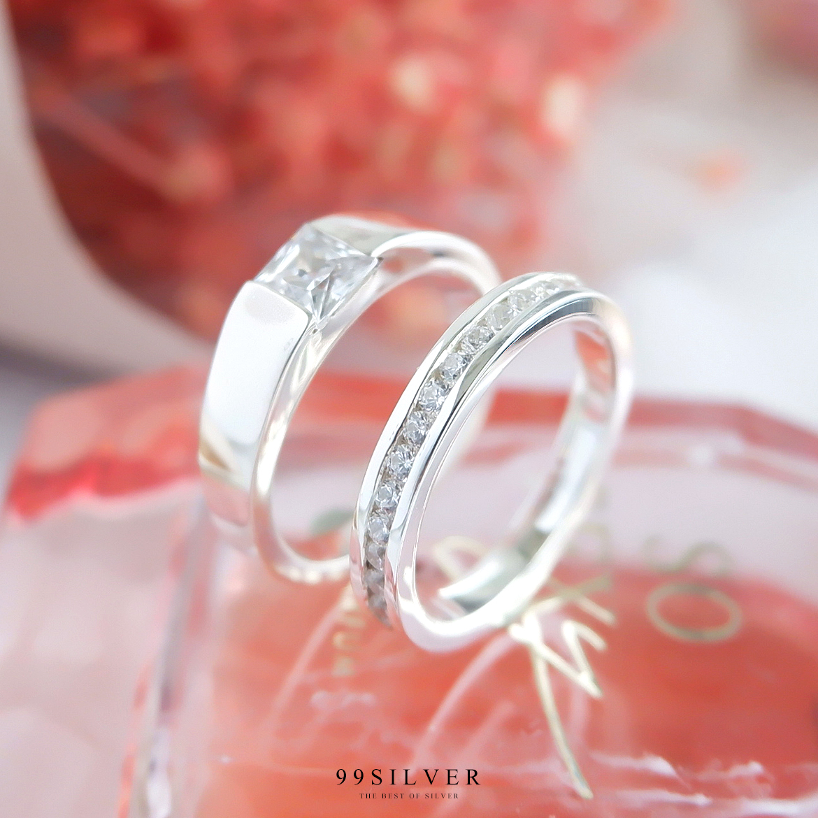 แหวนคู่รัก เพชรเม็ดเหลี่ยม Diamond Cut และเพชรรอบวง 3.5 มิลลิเมตร