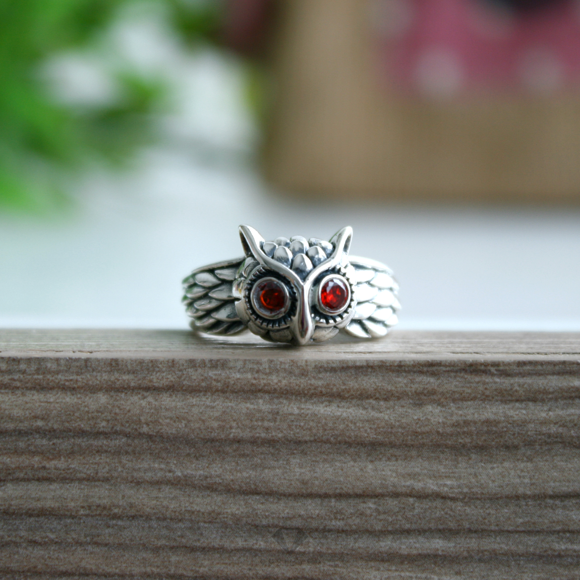 แหวนนกฮูกหัวชูประดับ Cz Swiss แท้สีแดง (เสริมโชค ด้านการเรียน)