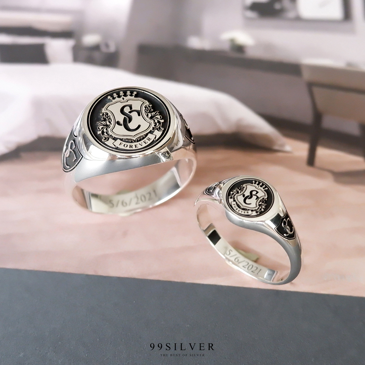 แหวนคู่รักแบบ Signet Ring ออกแบบได้เองตามที่ต้องการ ตัวเรือนหน้ากลม 8 และ 14 มม.